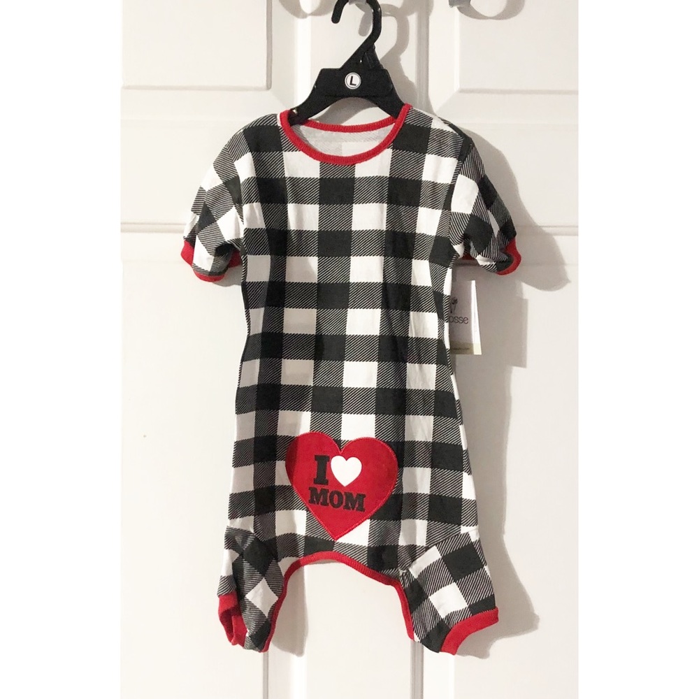 Buffalo Plaid Dog Christmas Pajamas, Size Medium, NEW,
Black, White & Red